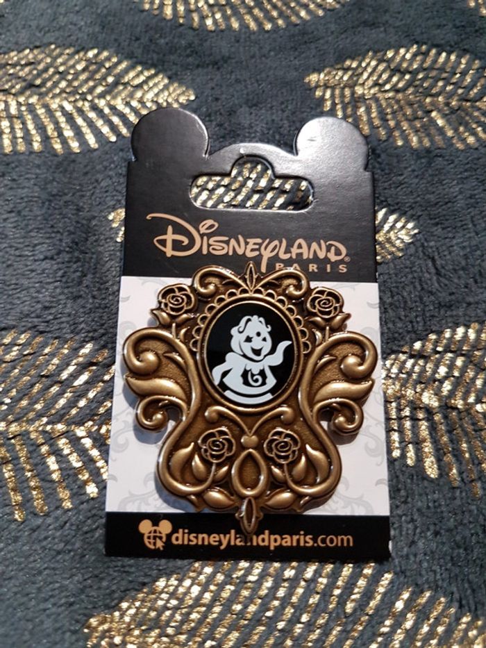 Pin's disneyland paris La belle et la bete