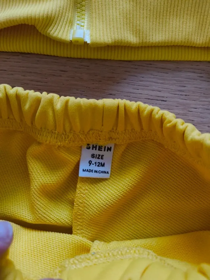 Ensemble fille 9 12 mois excellent état jaune - photo numéro 4