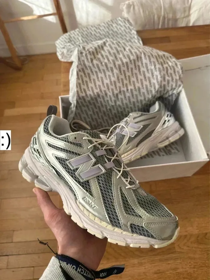 New balance 1906r the basement day chrome taille 43 - photo numéro 2