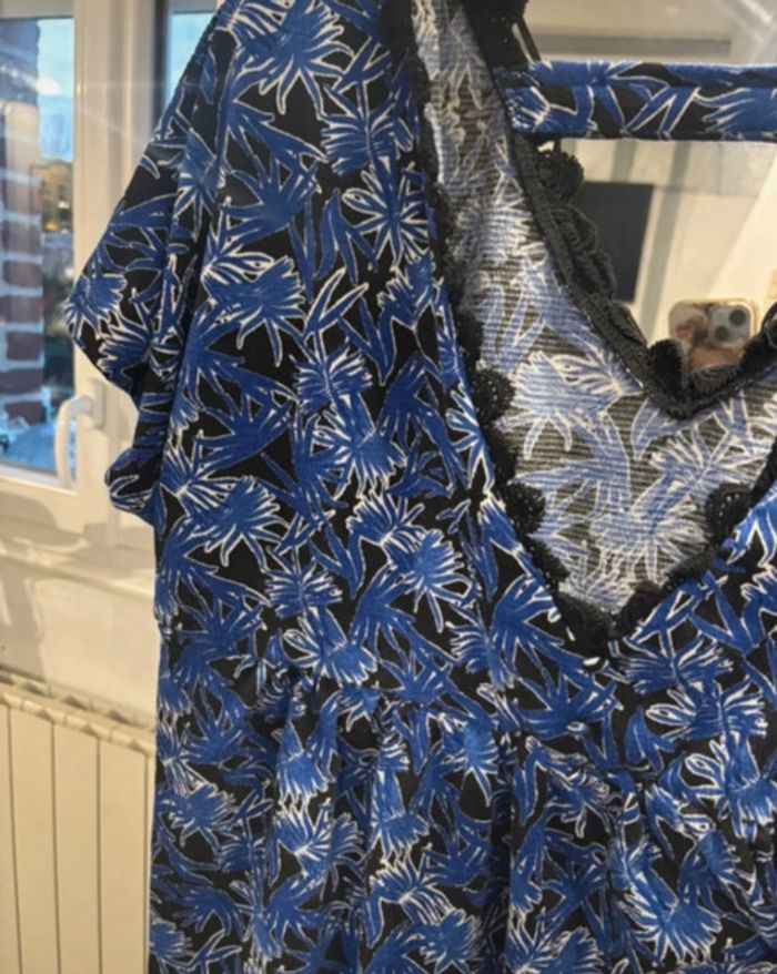 Haut femme fleuri bleu et noir XL - photo numéro 4