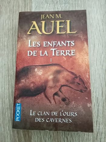 Jean M. Auel 🪅 Les enfants de la Terre Tome 1