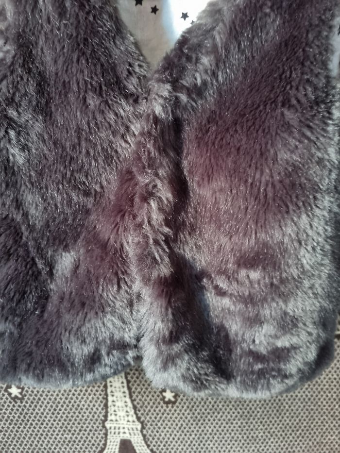 Veste sans manches fausse fourrure noir 1½-2ans - photo numéro 2