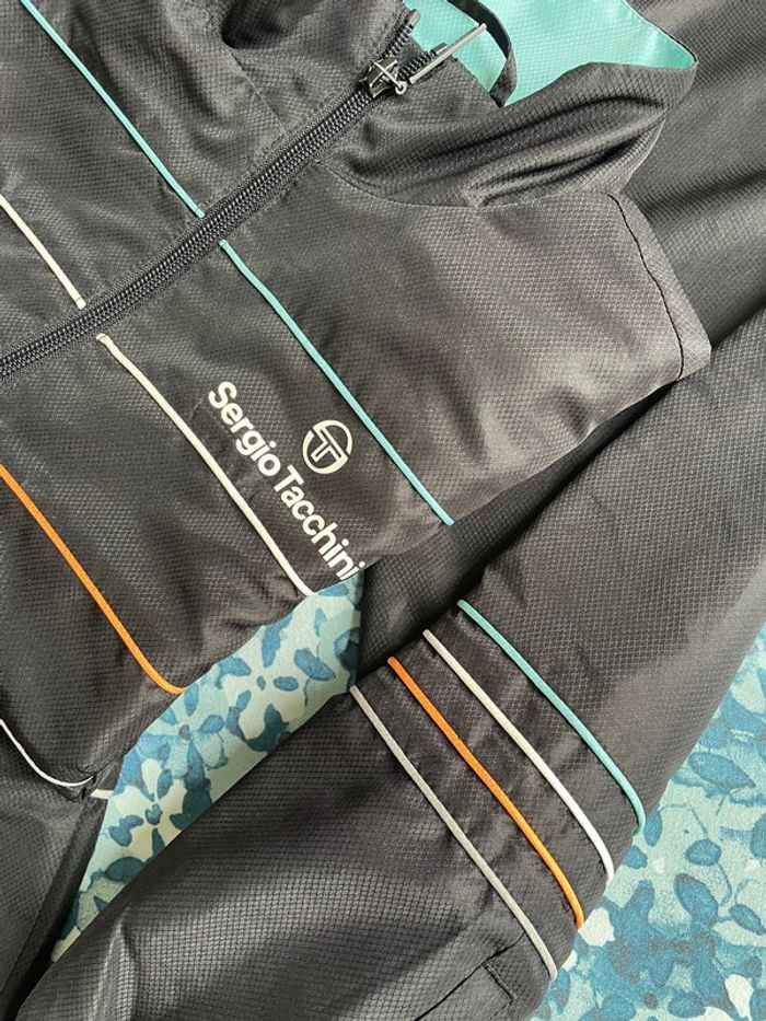 3 pièces survêtement bas et veste et tee shirt Sergio Tacchini - photo numéro 9