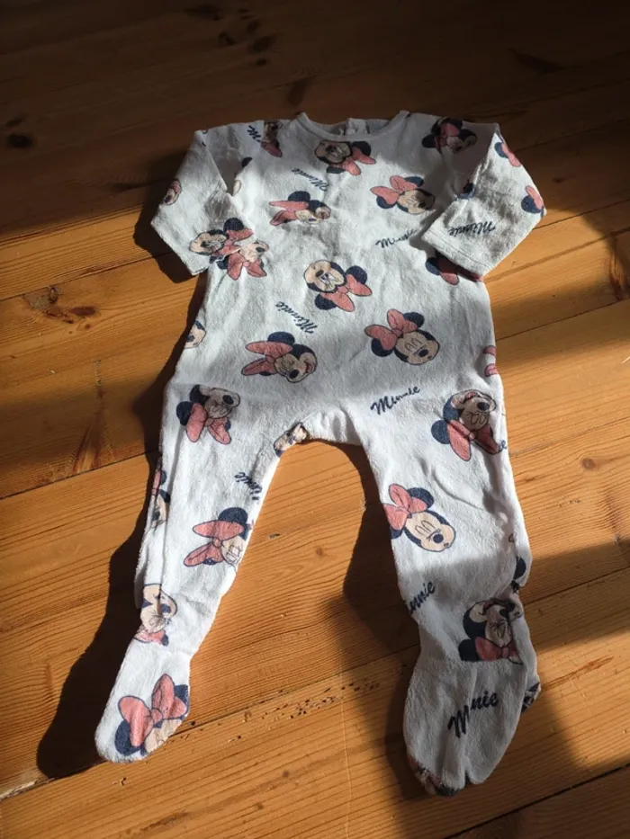 Lot de 3 pyjamas disney 12 mois. - photo numéro 2