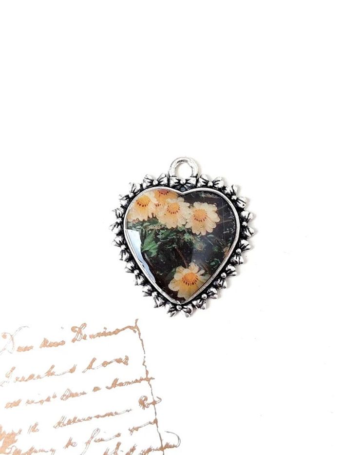 Magnifique pendentif cœur avec décor floral - photo numéro 5