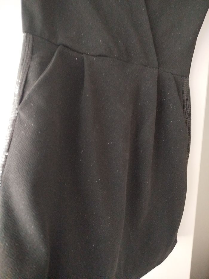 Robe ado très bon état pailletée - photo numéro 3