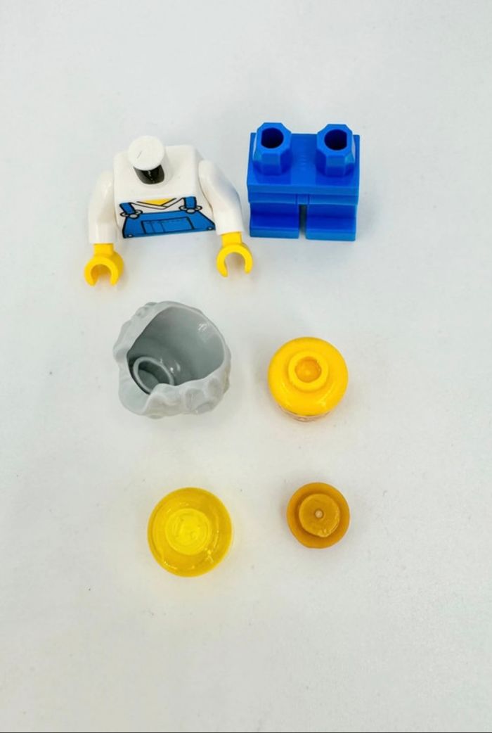 Lego Figurines Ninjago : Vendeuse de Rue (visage double expression) - NEUF - photo numéro 6