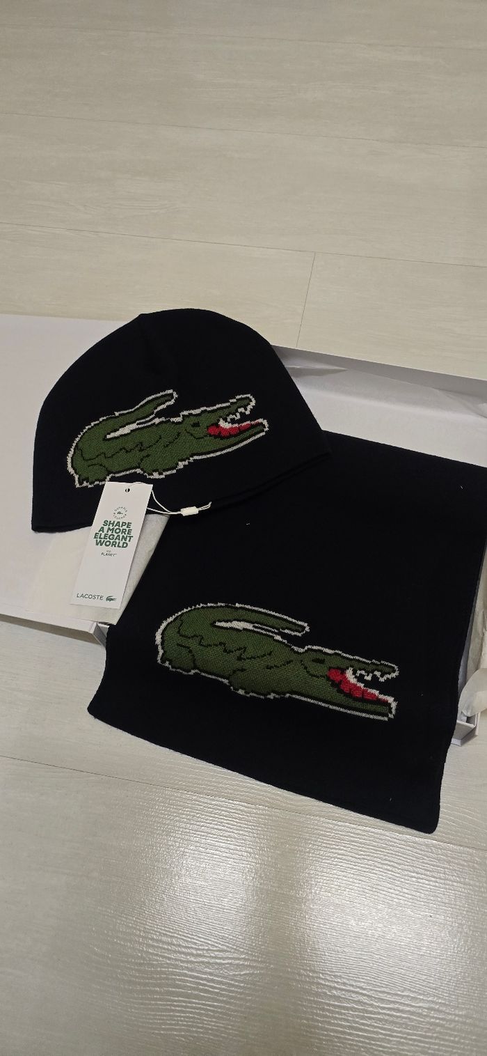 Coffret echarpe et bonnet lacoste