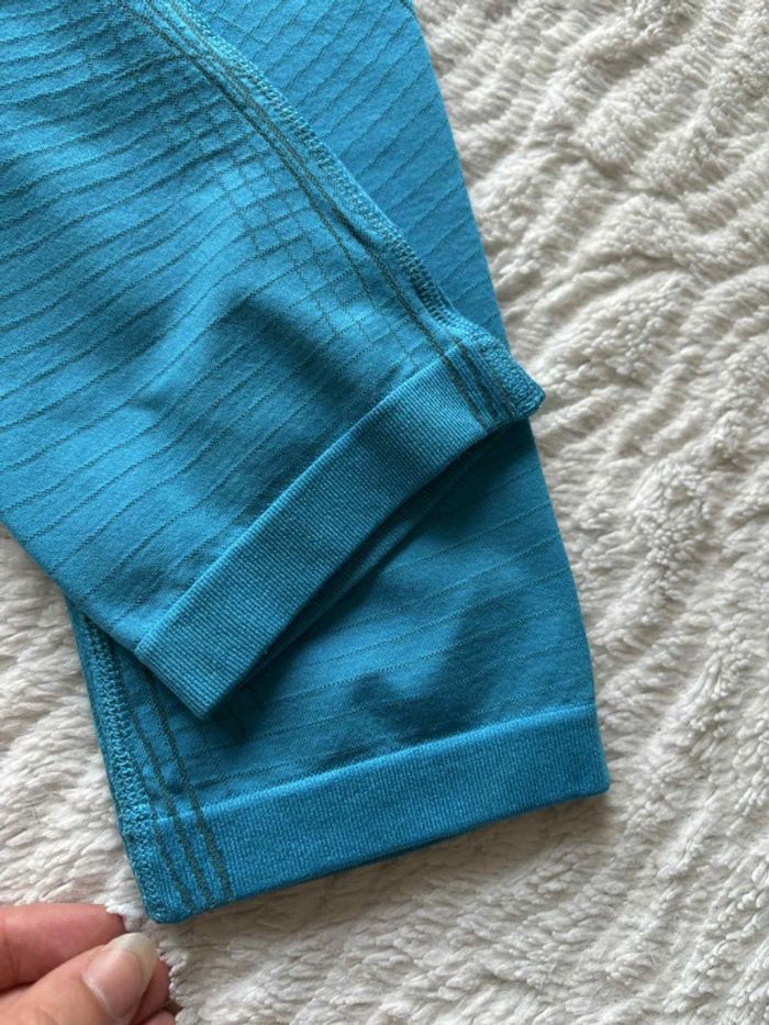 Ensemble Gymshark Apex Seamless Femme Bleu – Brassière L + Legging M – Comme Neuf – Valeur 102€ - photo numéro 9