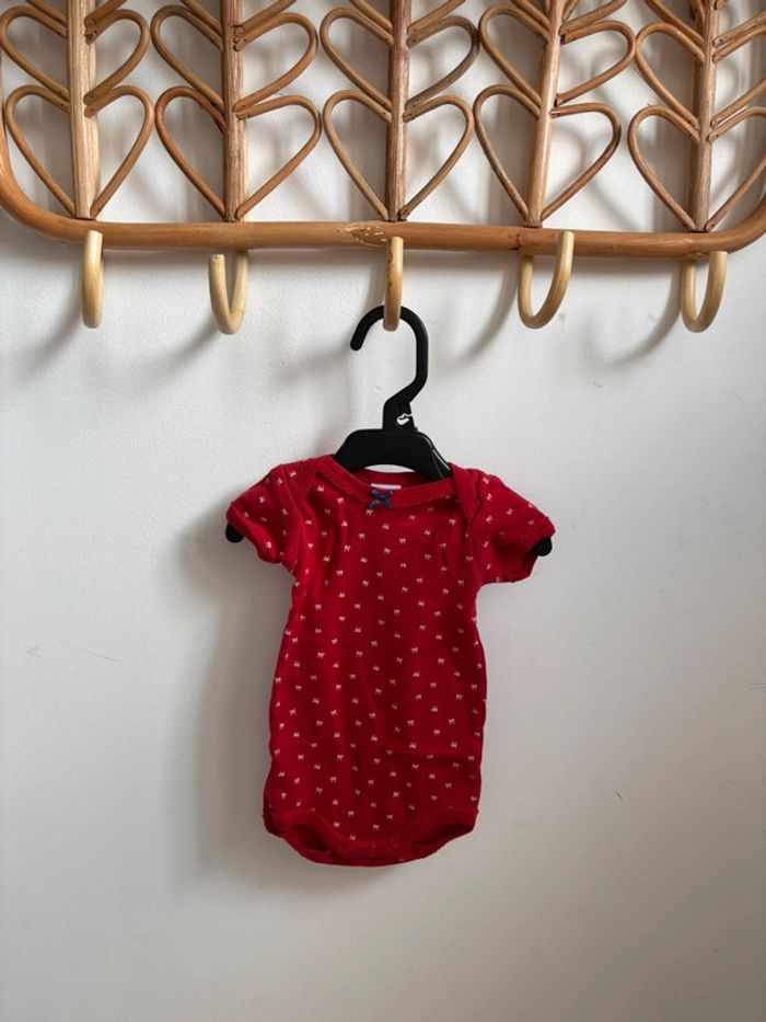Lot 2 bodies manches courtes noeuds Petit Bateau 3 mois - photo numéro 2