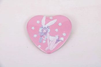 Badge coeur rose anime bunny girl