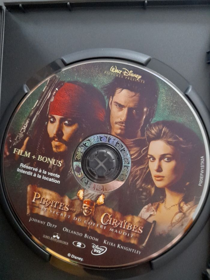 Lot de 3 dvd pirates des caraïbes. - photo numéro 3