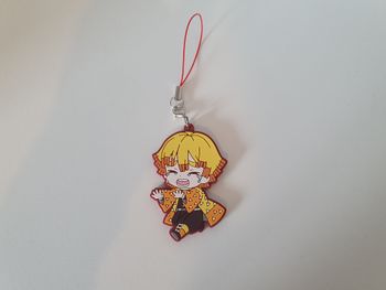 porte clé / goodies demon slayer zenitsu