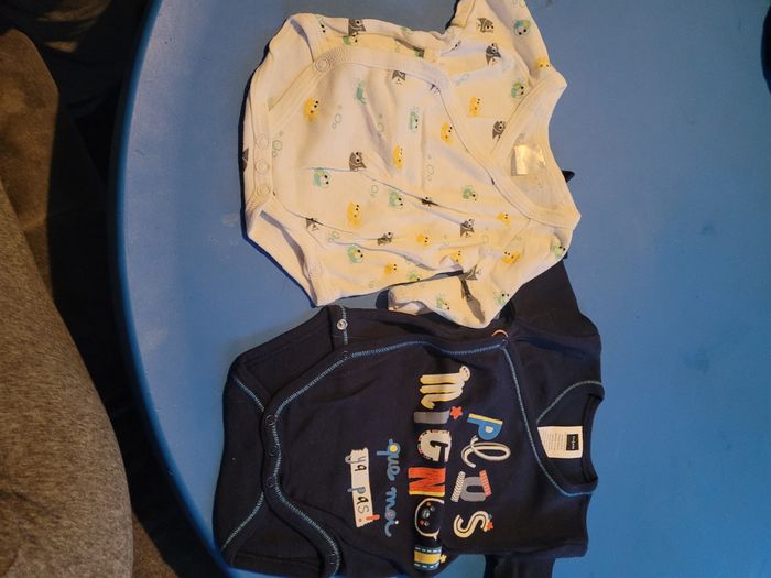 2 bodies manche courte 1 mois