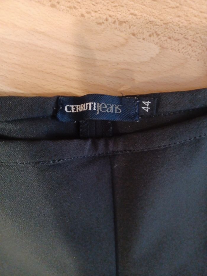 Superbe pantalon Taille 38 neuf matières très agréable à porter Tirette du côté - photo numéro 2
