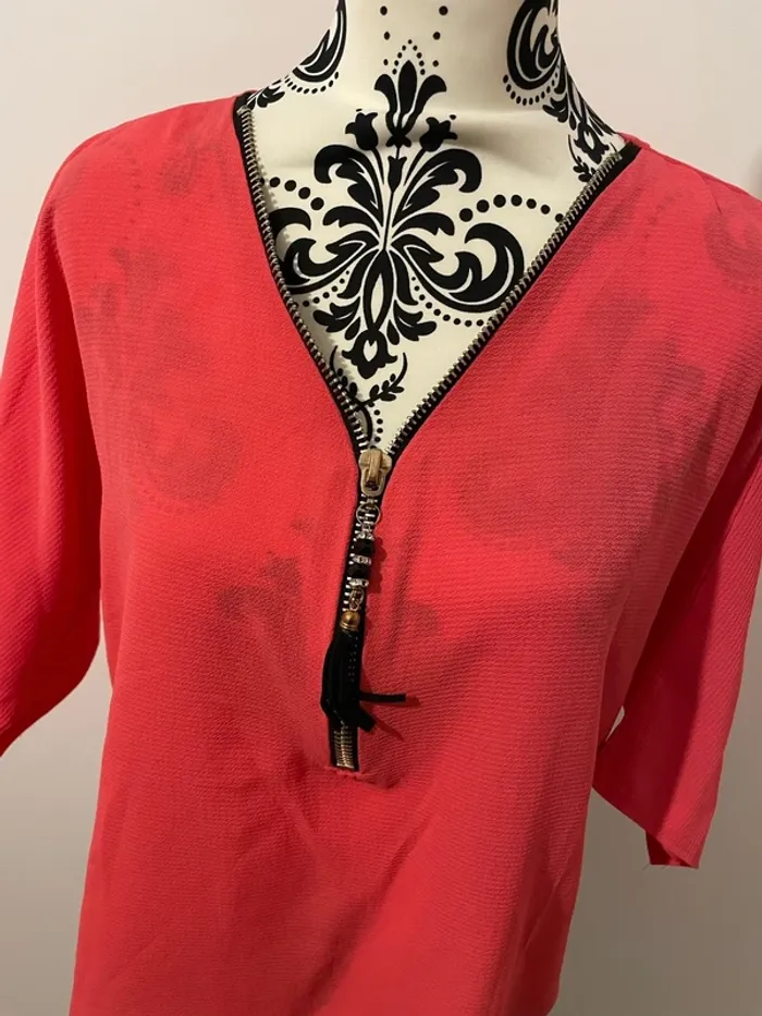 Blouse à manches courtes corail et noir fermeture éclair devant taille 42 - photo numéro 4