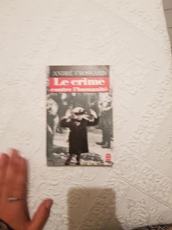 Le crime contre l'humanité- Frossard