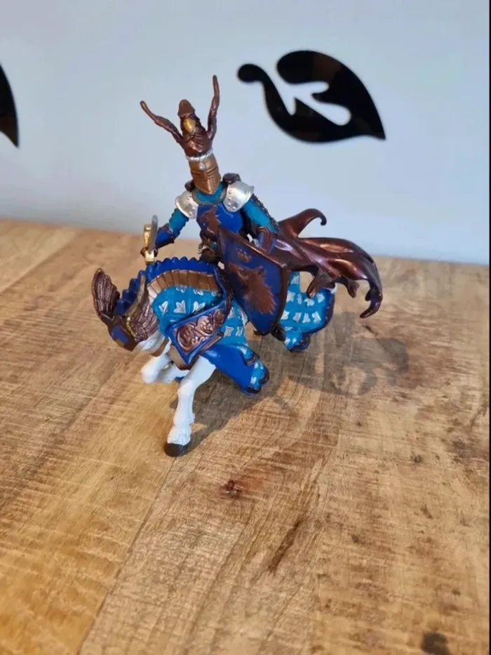 Figurine Papo - Le Cheval et le chevalier du Maître Cimier Aigle