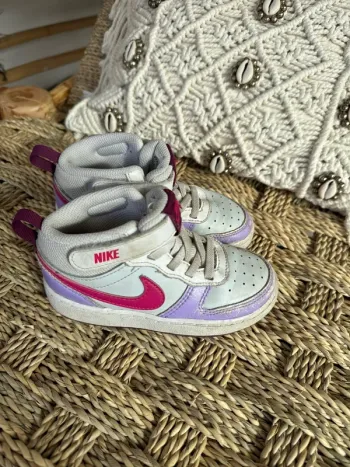 Basket Nike Pointure 26 - 5 €
