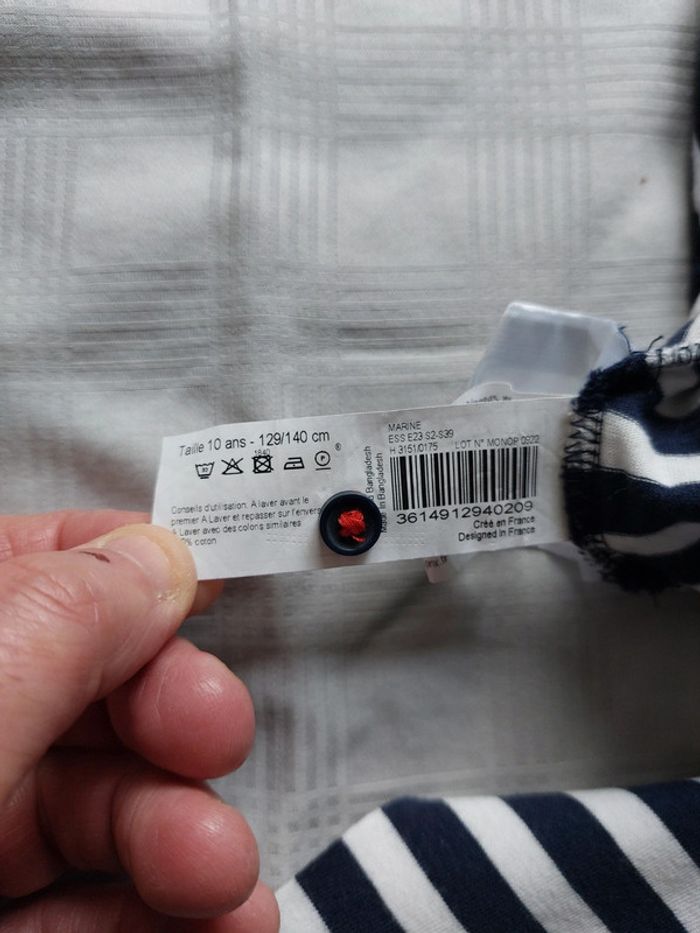 Tee-shirt manches longues Monoprix taille 10 ans - photo numéro 4