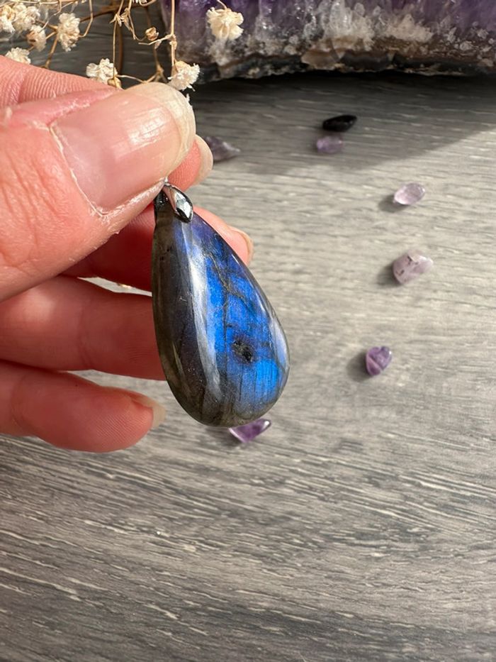 Pendentif en labradorite véritable de Madagascar – Pierre naturelle