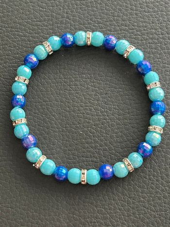 Bracelet bleu turquoise et argenté en perles taille unique