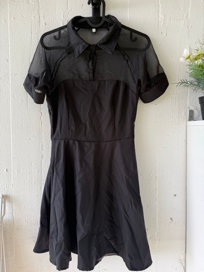 Petite robe noire fluide légère transparence manches et décolleté - photo numéro 7