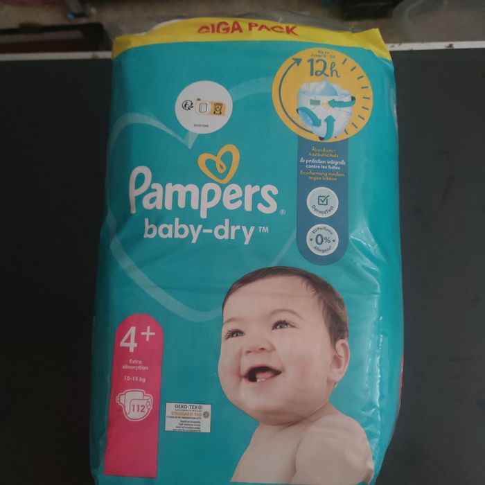 Pampers baby dry taille 4+ neuf