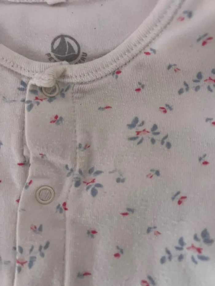 Lot de 2 pyjamas Noukie’s et Petit Bateau taille 12 mois - photo numéro 5