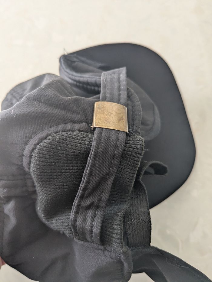 Belle casquette noire pour femme. Taille unique - photo numéro 8