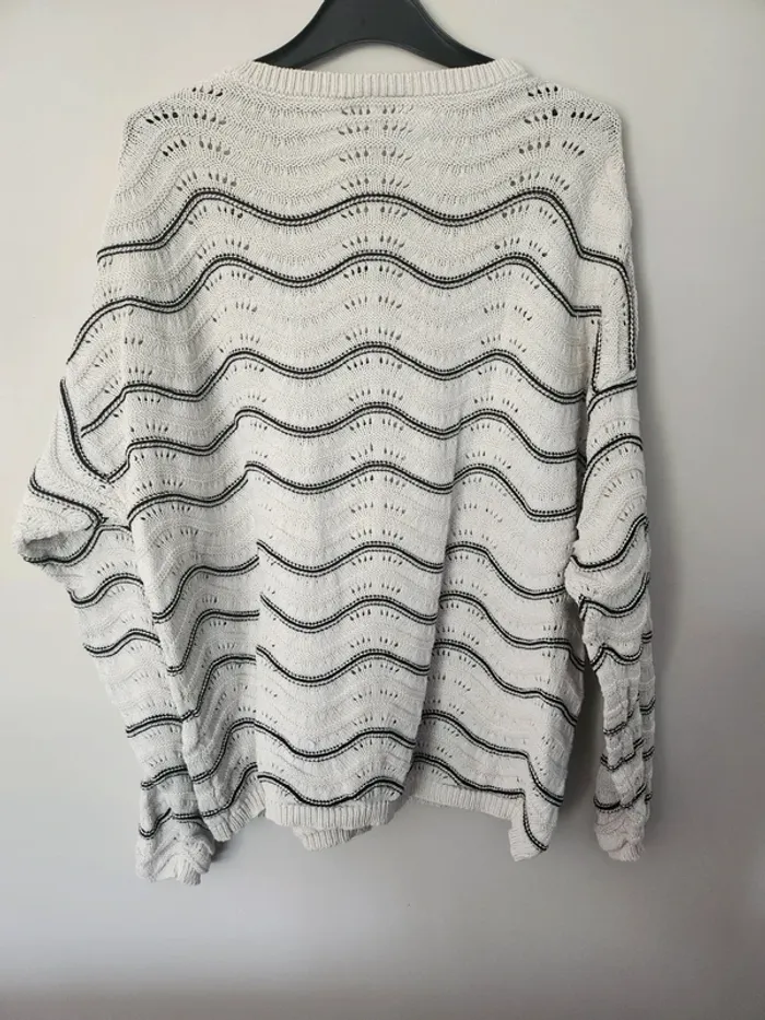 Pull chaud Mim taille M 38 effet crochet a rayures noires et blanc excellent état - photo numéro 2