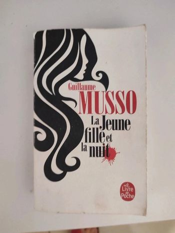 Livre poche guillaume Musso la jeune fille et la nuit