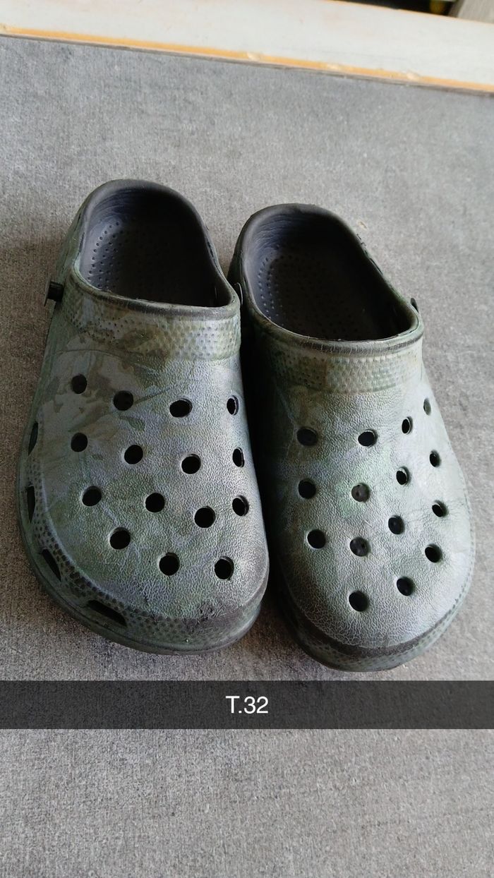 Crocs T32
