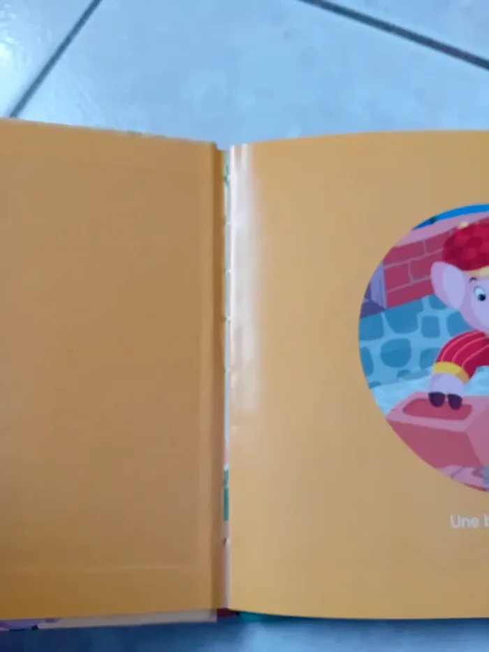 Livre Les trois petits cochons - photo numéro 2