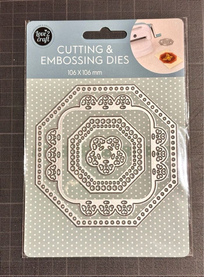 Ensemble 4 pièces de découpe Love 2 Craft