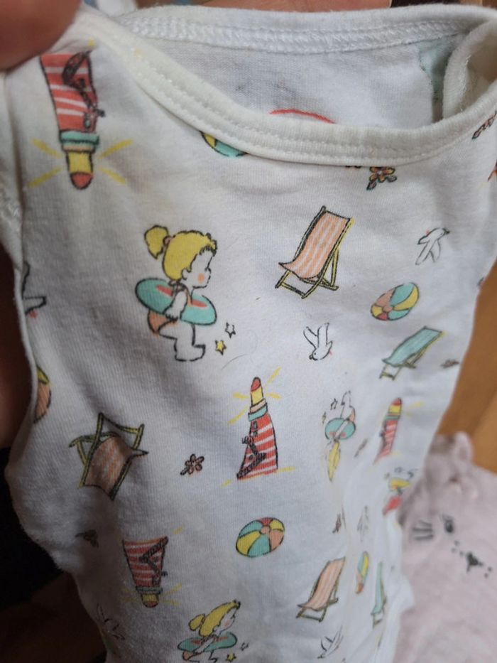 Lot 2bodies (0-2mois) + 1 t-shirt - photo numéro 9