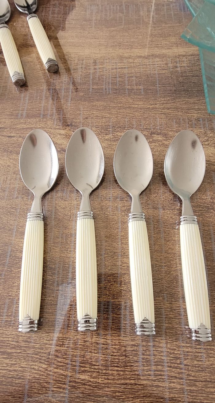 Lot de vaiselle - photo numéro 4