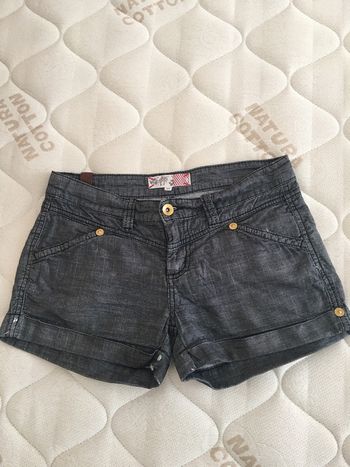 Short pull and bear Taille 34