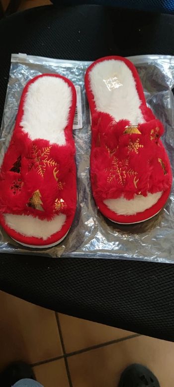 Chaussons de Noël rouge neuf 36/37