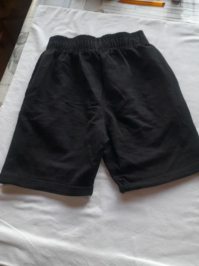 Short noir 12 ans - photo numéro 2