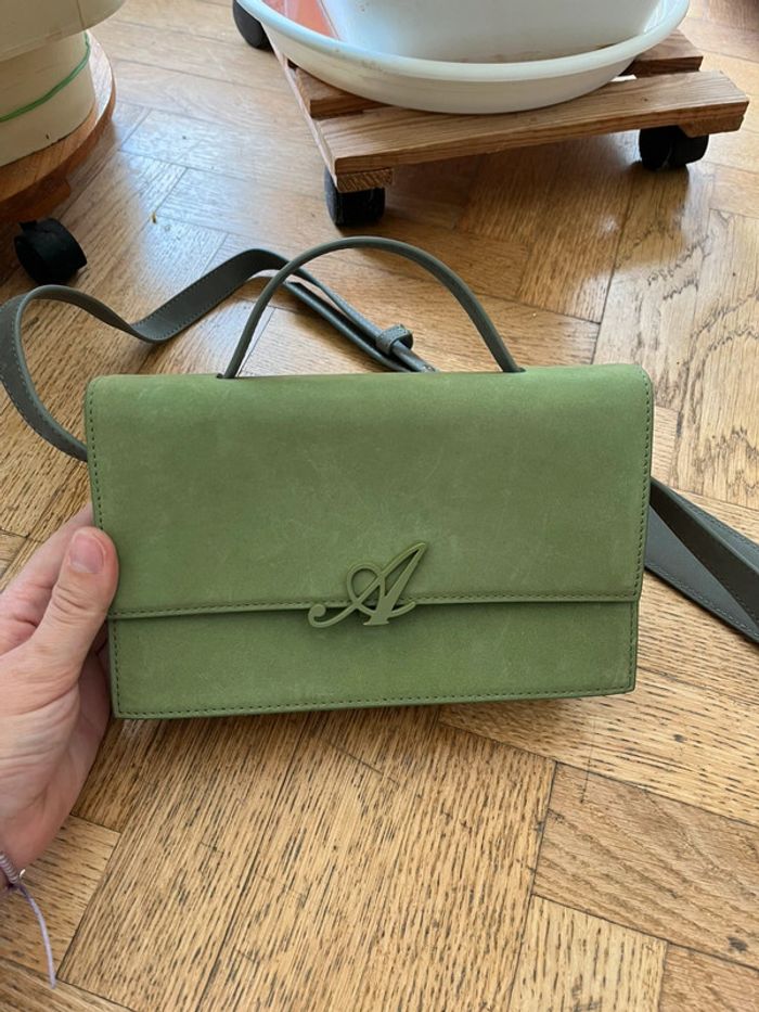 Petit sac vert marque arigato Très bon état - photo numéro 2