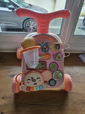 Trotteur rose bon état