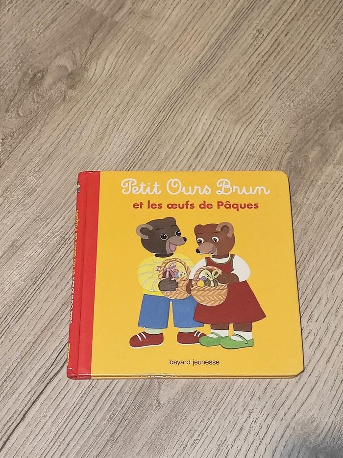 Livre " Petit ours brun et les œufs de pâques"