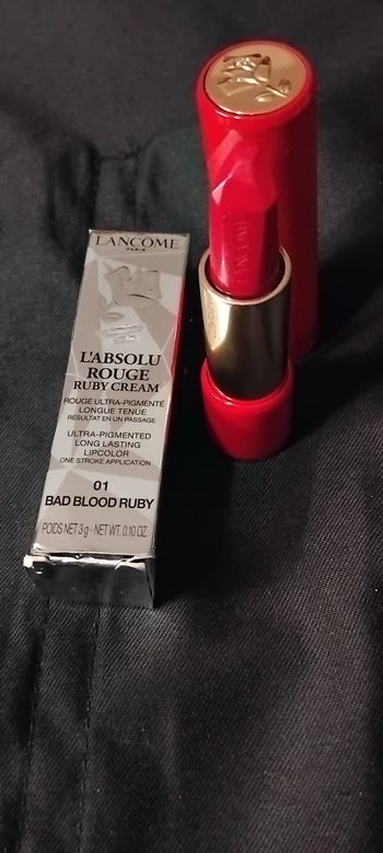 Rouge à lèvres absolu rouge lancôme