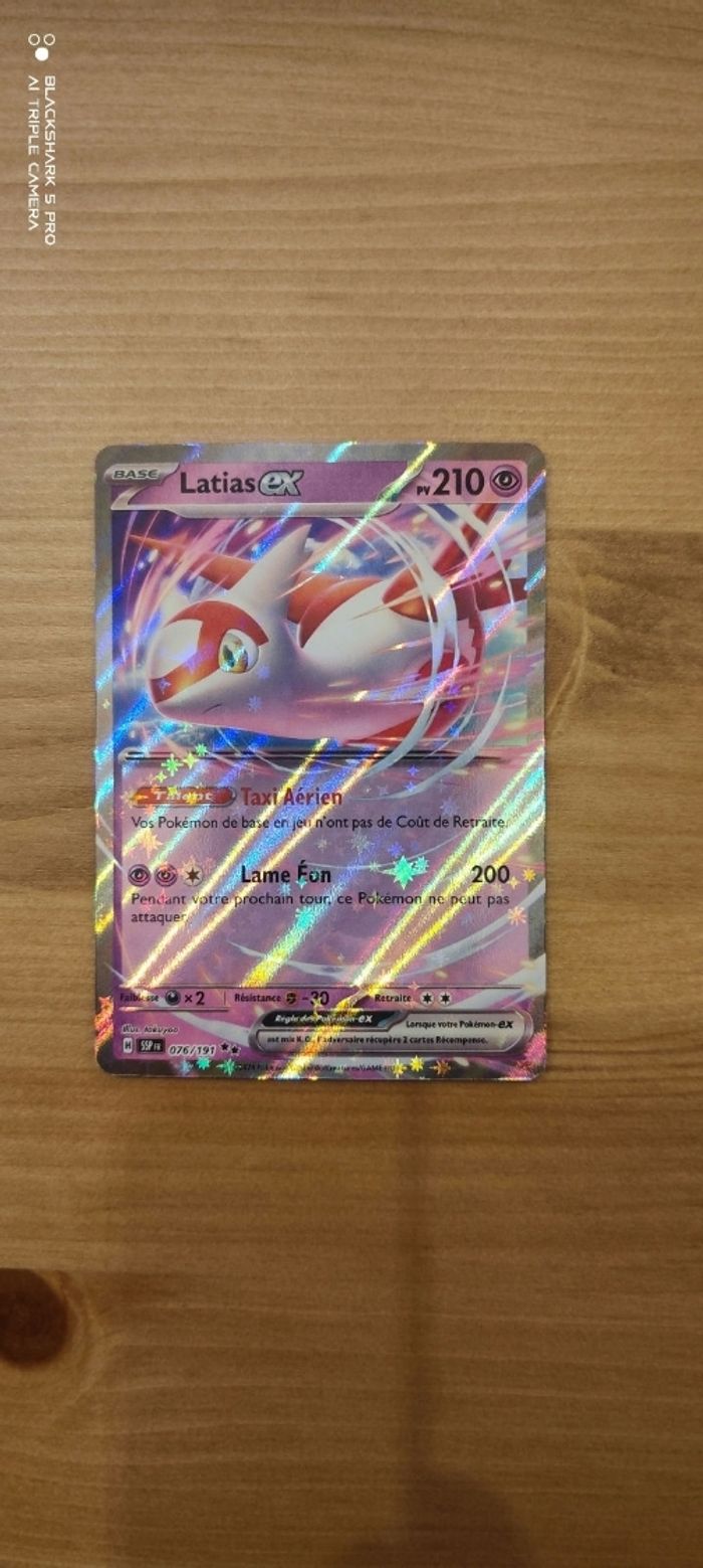 Latias ex 076/191 Étincelles déferlantes (SSPFR)