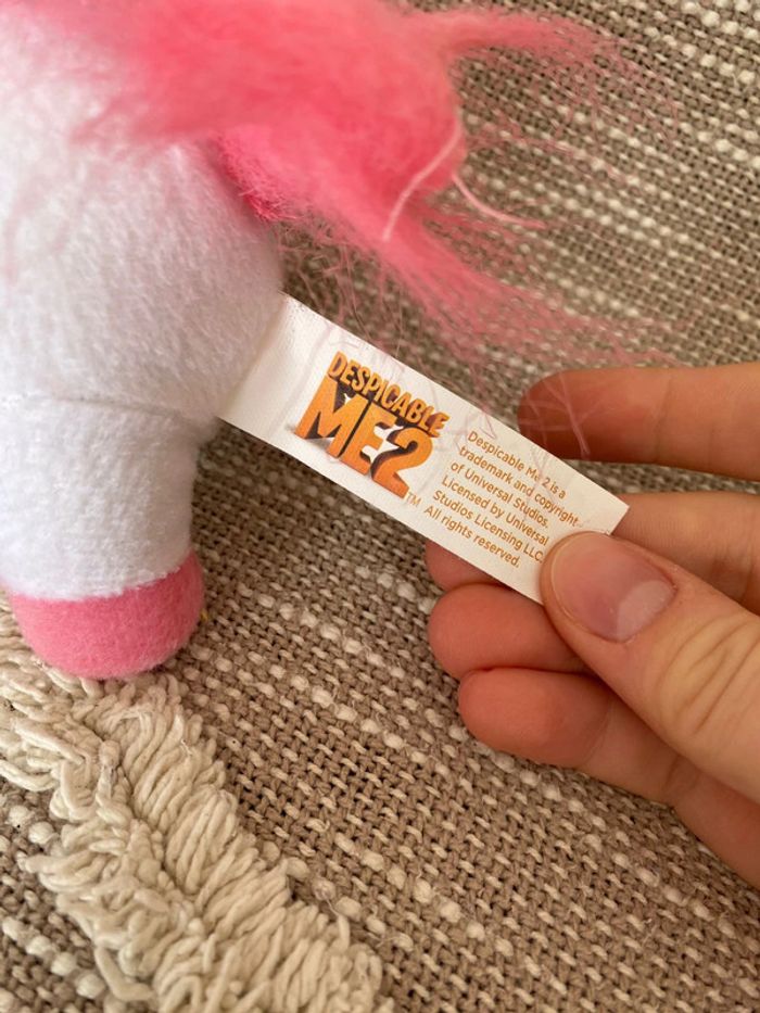 Peluche doudou 19cm moi moche et méchant 2 licorne blanche et rose très bon état - photo numéro 4