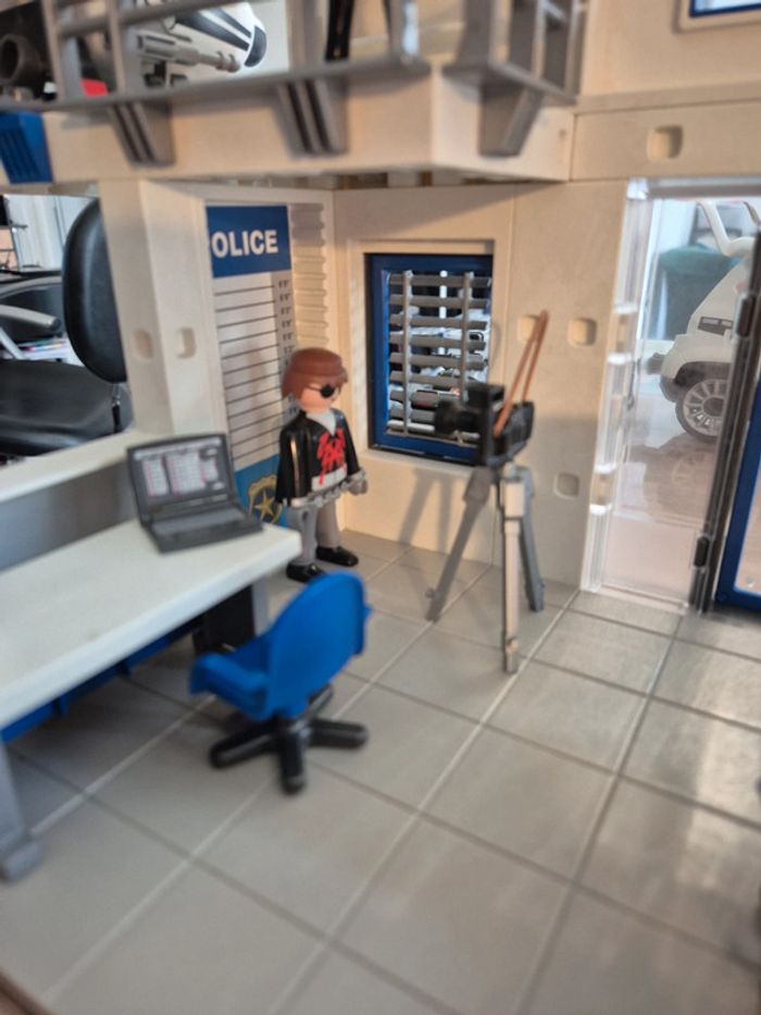 Poste de Police Playmobil 71602 Complet - photo numéro 10