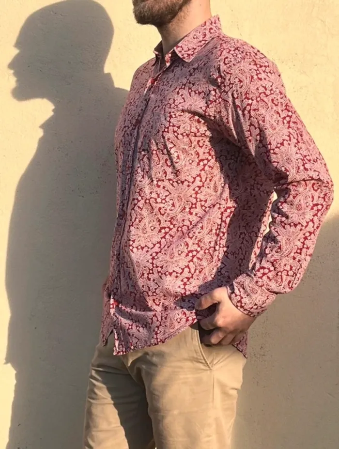 Chemise vintage à motifs fleuris rouge et blanc - photo numéro 4