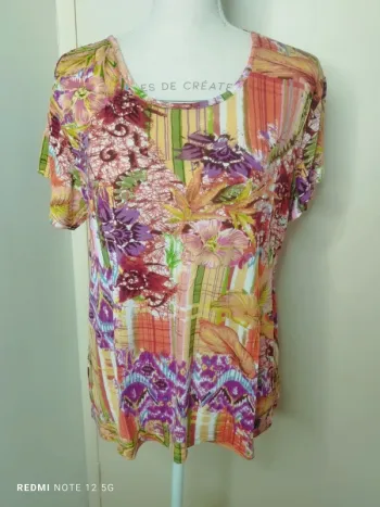 Jolie blouse fleuries taille XXL