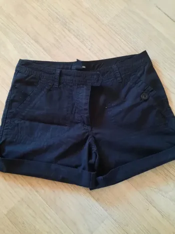 Short noir
